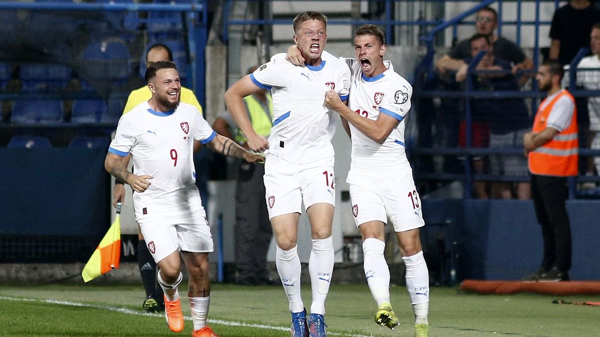 Emotivní oslava gólu s Douděrou. Řval možná ještě víc než já, smál se Červ